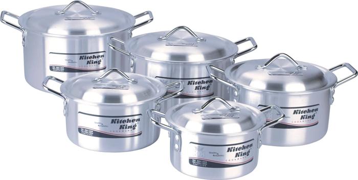 Lot de 5 marmites en aluminium Diametre 27 à 40cm avec couvercles